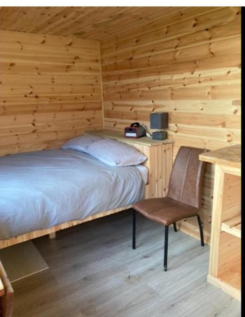 Off Grid Shepherds Hut Llansilin Exterior foto